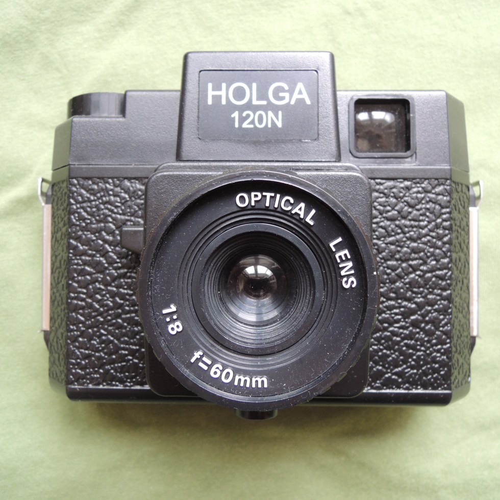 Holga 120N front