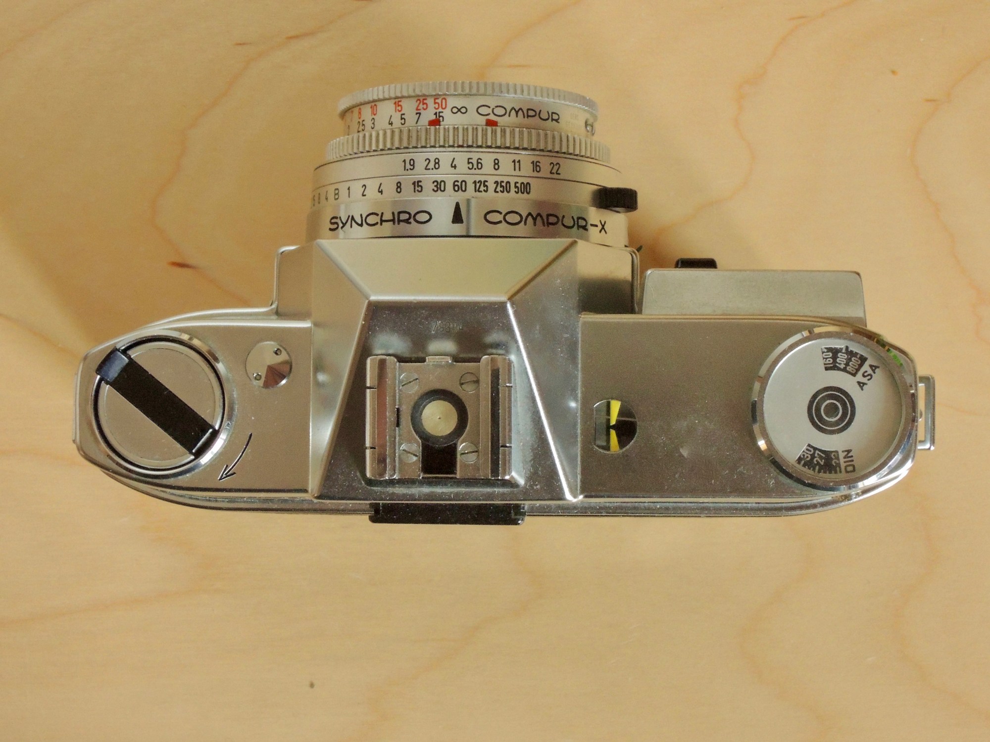 Kodak Retina Reflex IV top