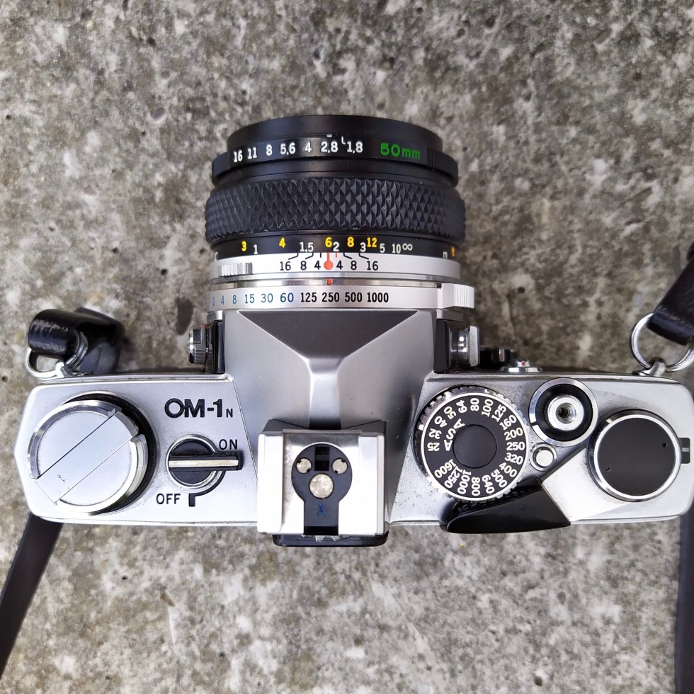 Olympus OM-1n top