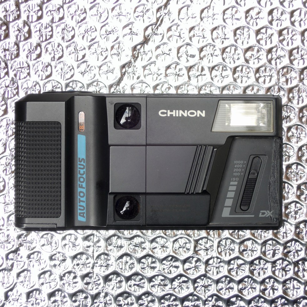 Chinon Auto 2001 Front closed