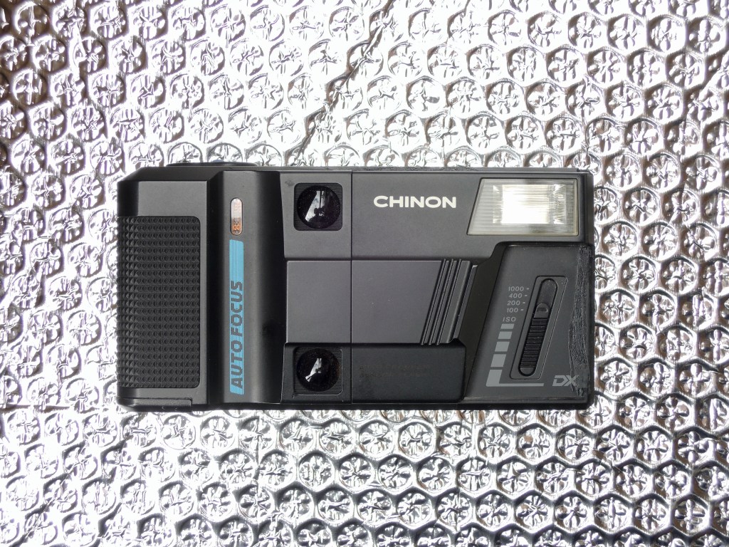 Chinon Auto 2001 Front closed