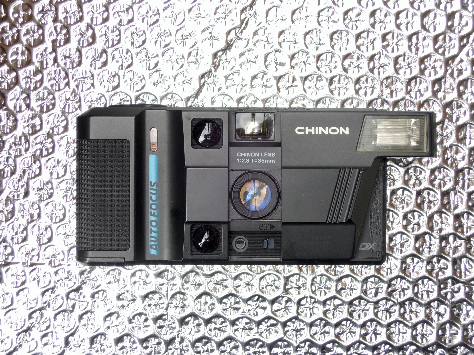 Chinon Auto 2001 Front opened