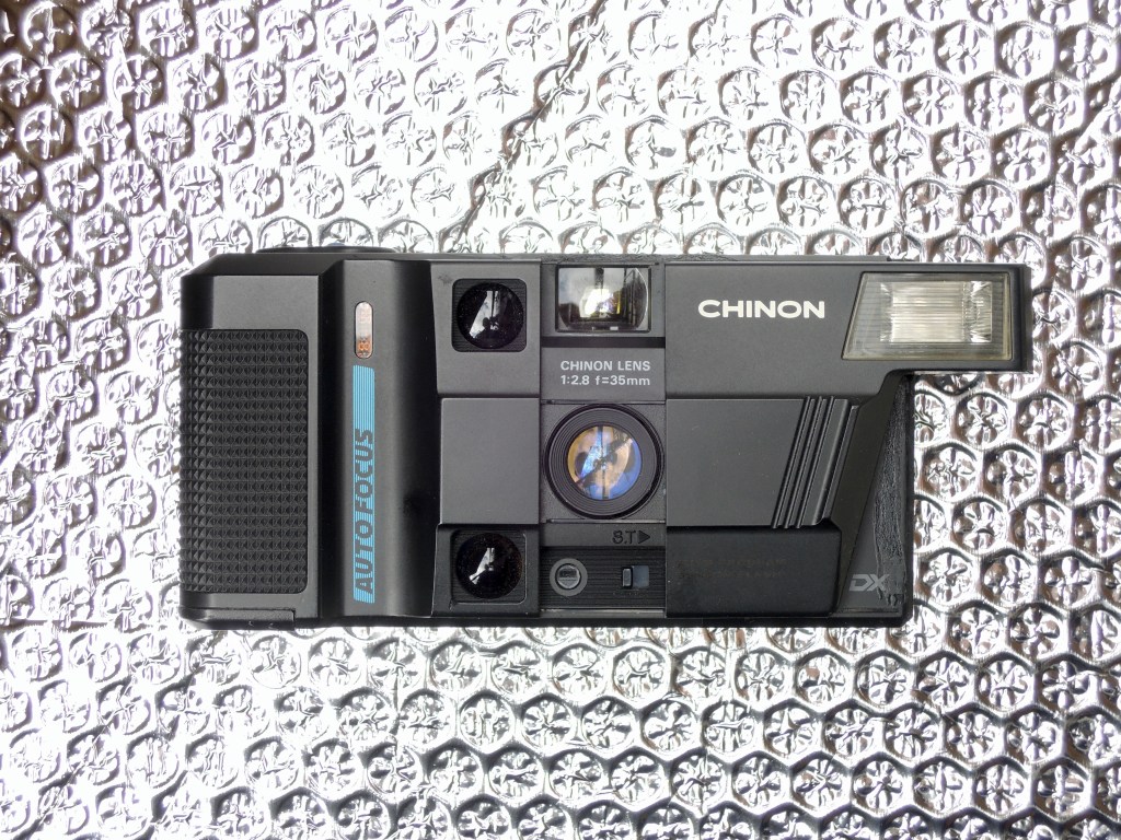 Chinon Auto 2001 Front opened